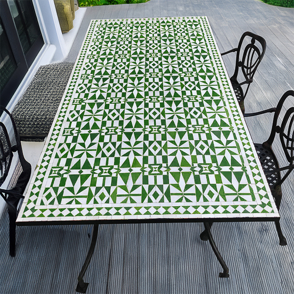 Artisanal mosaic table